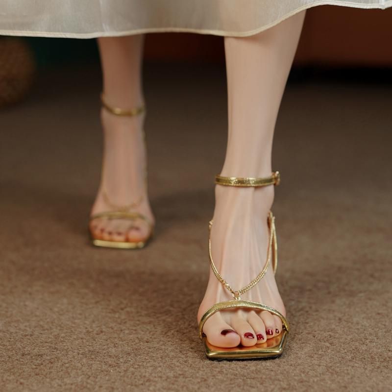 Sandales dorées à la mode pour - Gold Chain Sandal avis et prix
