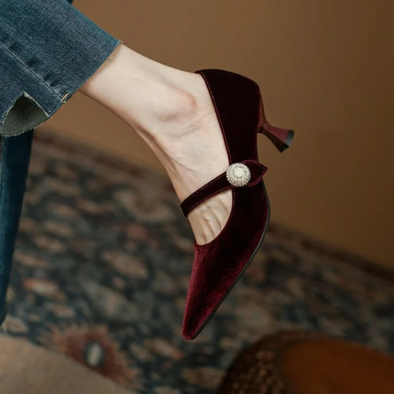 Vin rouge bout pointu Mary Jan - Shoes Women Pumps avis et prix
